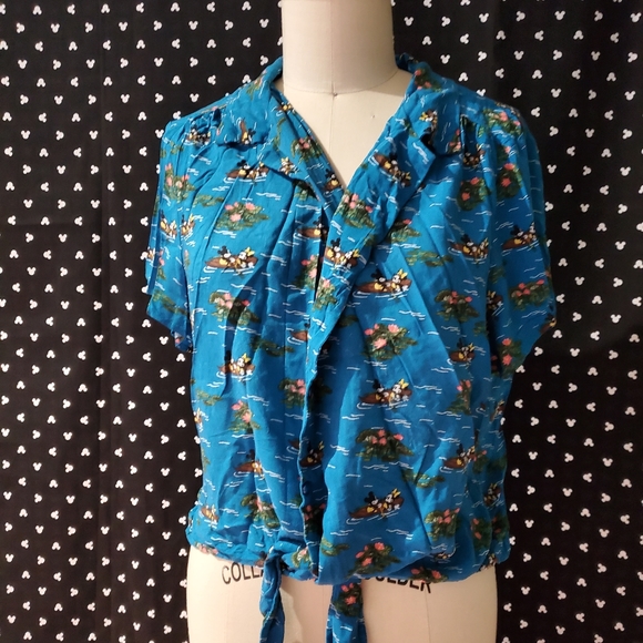 Hawaiian Mickey Mouse blouse 🐭🌺 - Picture 1 of 3